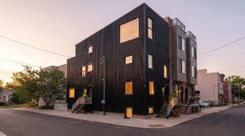 Brewerytown Apartment | Designer 2-Bed Loft in Art Museum Area with Patio