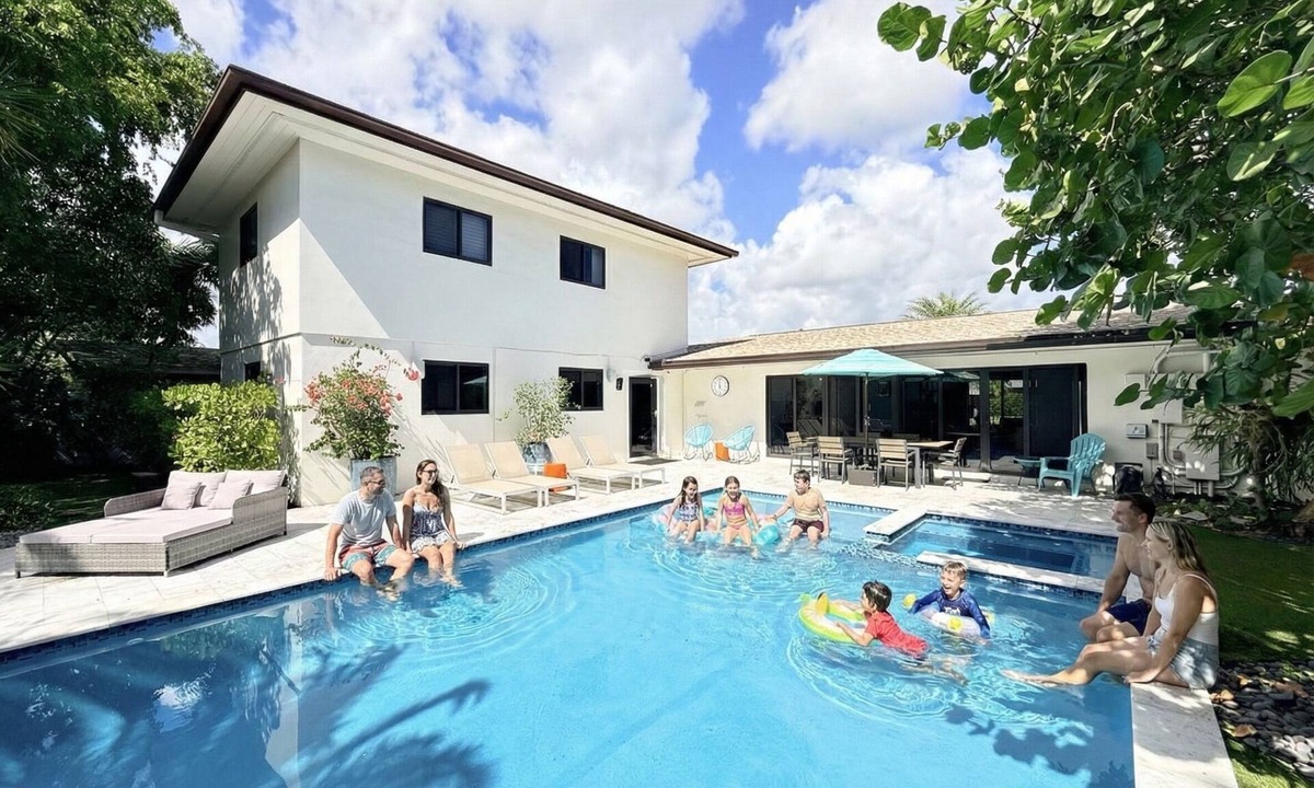 Wilton Manors House | Designer Wilton Manors Villa: Heated Pool, 4 BR, Prime Location