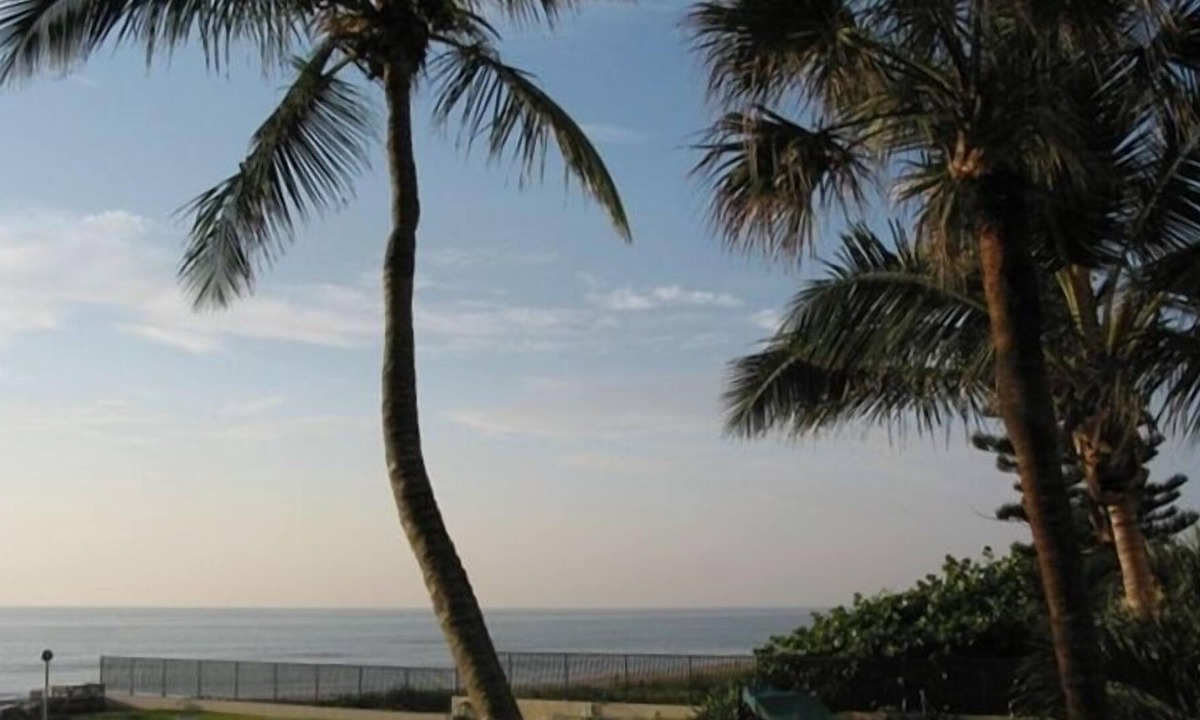 South Patrick Shores Condo | Direct ocean view from all rooms!