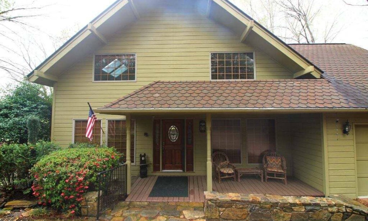 Lake Lure House | Dirty Dancing Lodge at Rumbling Bald