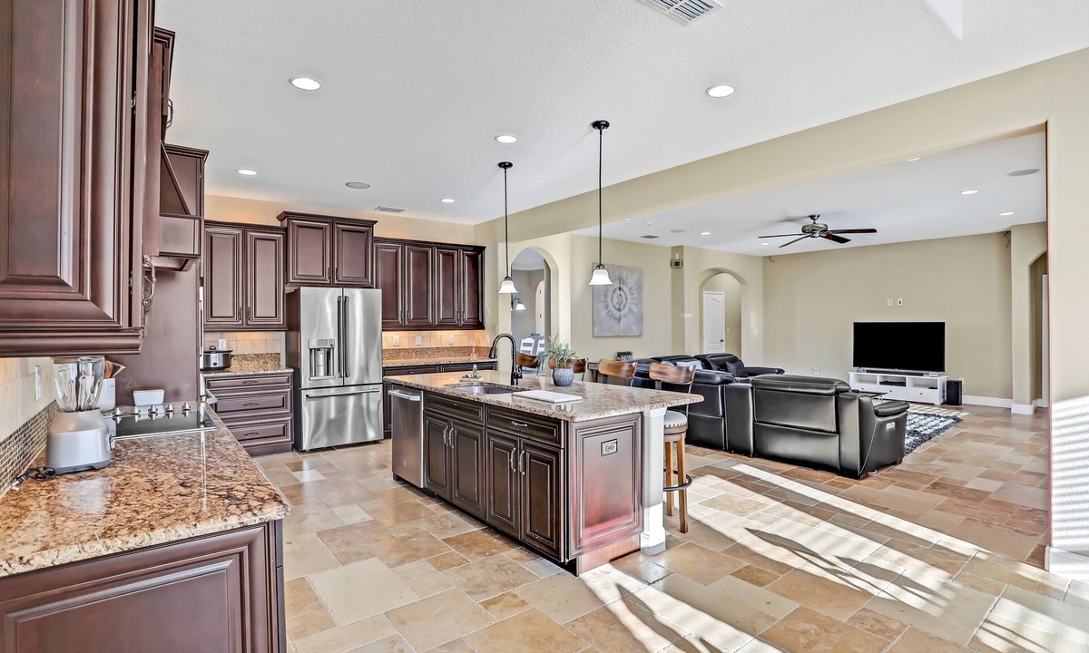 Kissimmee House | Dog-friendly home with built-in grill, W/D, & community pool - snowbirds OK