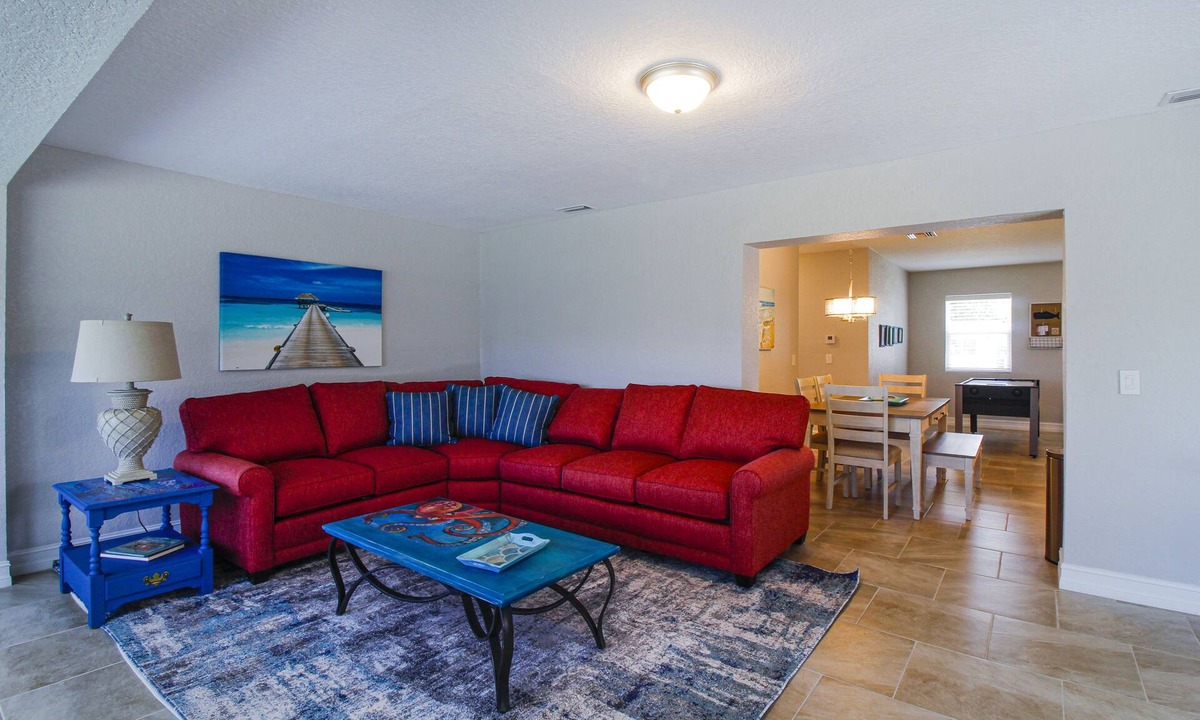Melbourne House | Downtown Retreat - 4 bedrooms 5 beds for 10