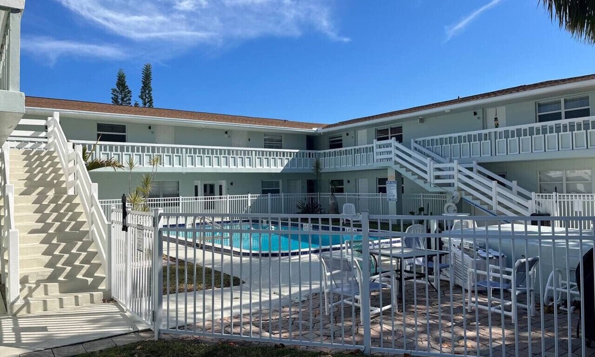 Cape Caneveral Beach Gardens Apartment | Ebb Tide - 5 Min Walk to the Beach