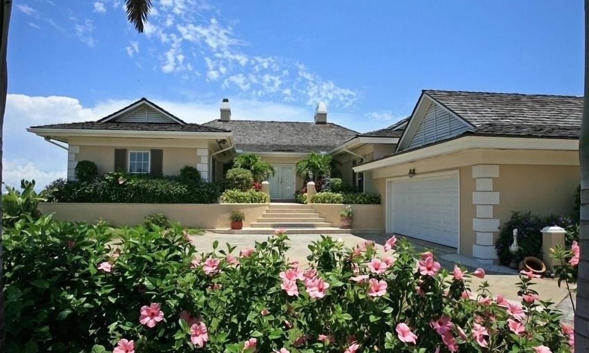Indian River Shores House | Elegant 5-star home right on the beach