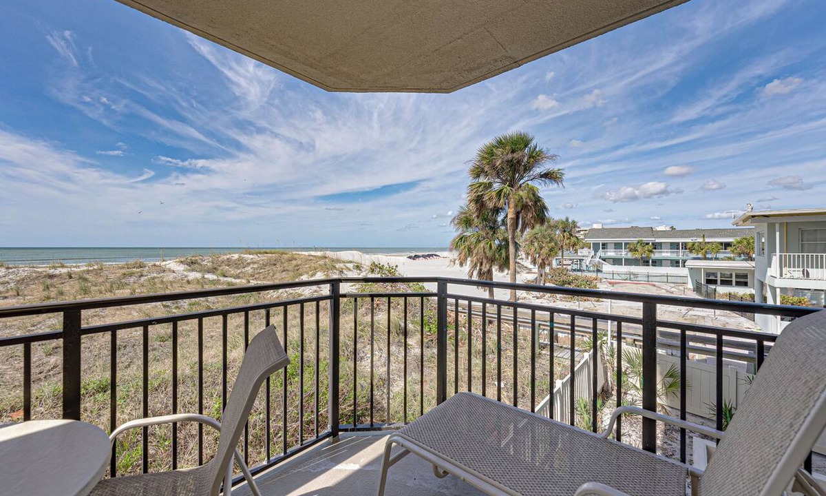 Belle Vista Condo | Elegant Beachfront Home + Pool | Prime Location
