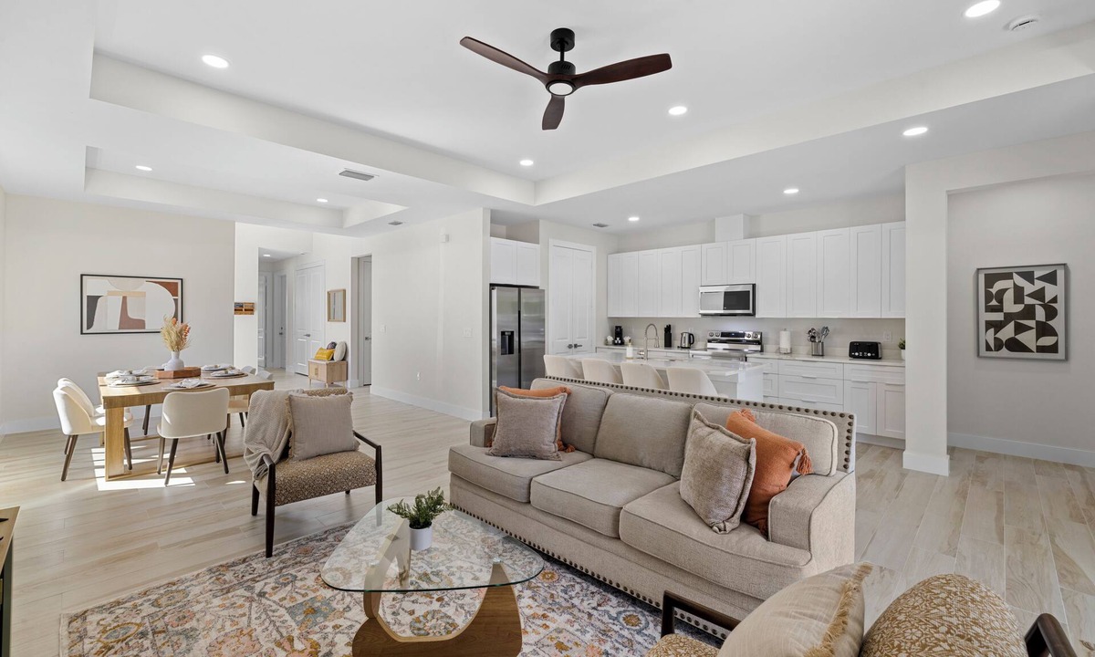 East Naples House | Elegant Naples Retreat - Close to Fifth Ave & Pier