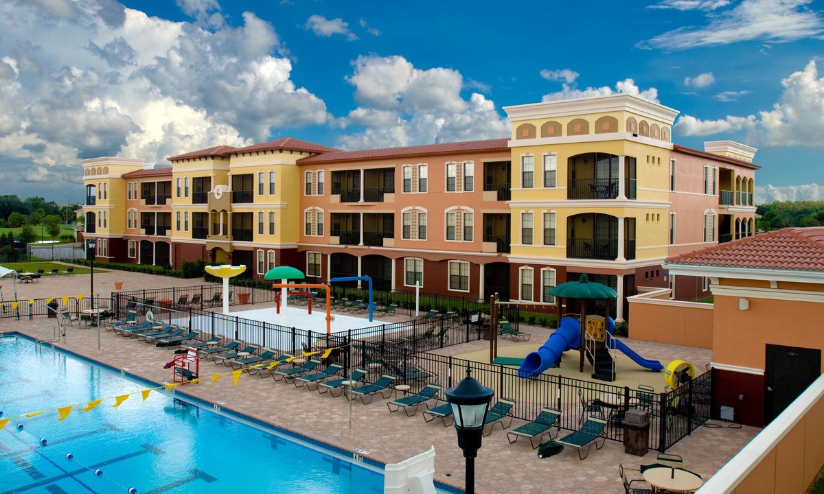 Carrollwood Resort | Emerald Greens Hotel Condo Resort