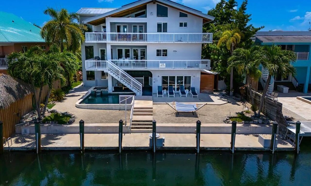 Venetian Shores House | Enjoy luxury at Irish Ayes in Islamorada: a spacious 4-bedroom canal home perfect for 8!