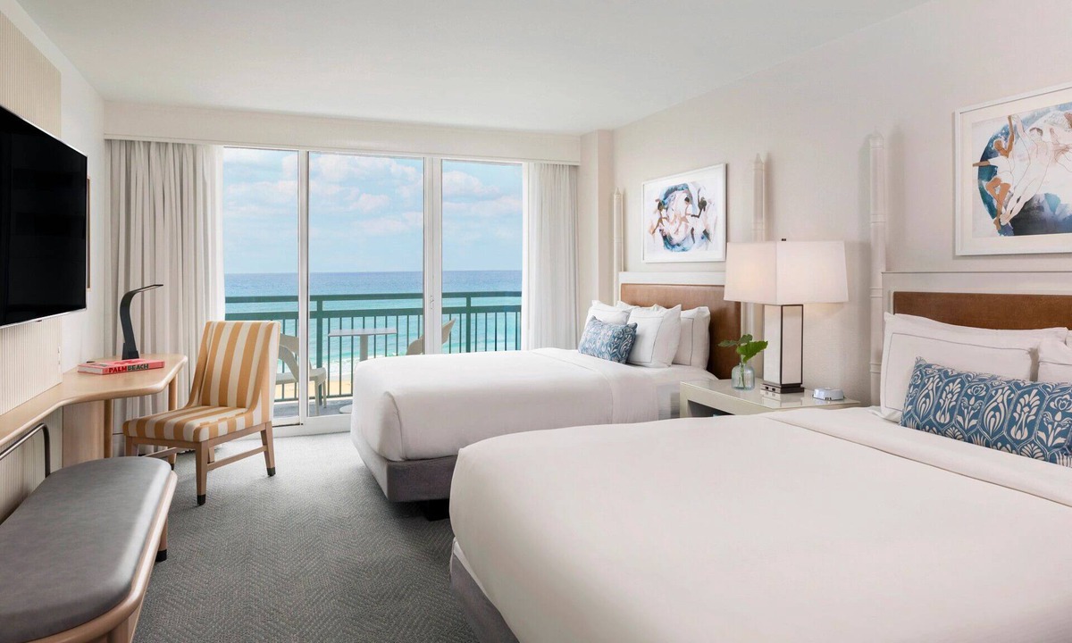 Singer Island Hotel | Enjoy the Oceanfront View | 2 Queen Bed w/Balcony