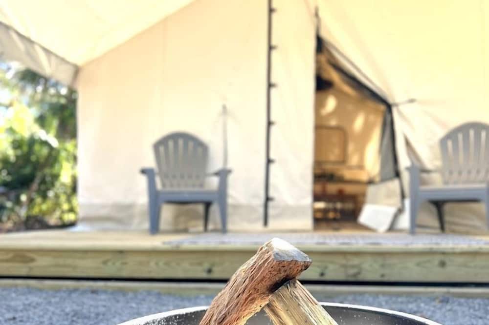 Osprey RV Rental | Enjoyable Secluded Tented Cabin with Fire Pit in Sarasota, Florida