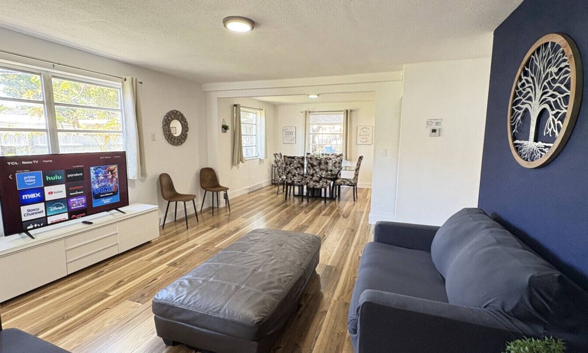 Little Havana House | EPIC Miami Stay Near Stadium Airport Beach Wynwood