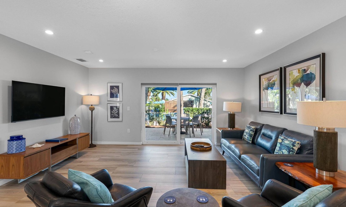 Nokomis House | Escape Casey Key Hotel & Marina - Deluxe 3 Bedroom 3 Bath Villa 2 K 1 Q 1