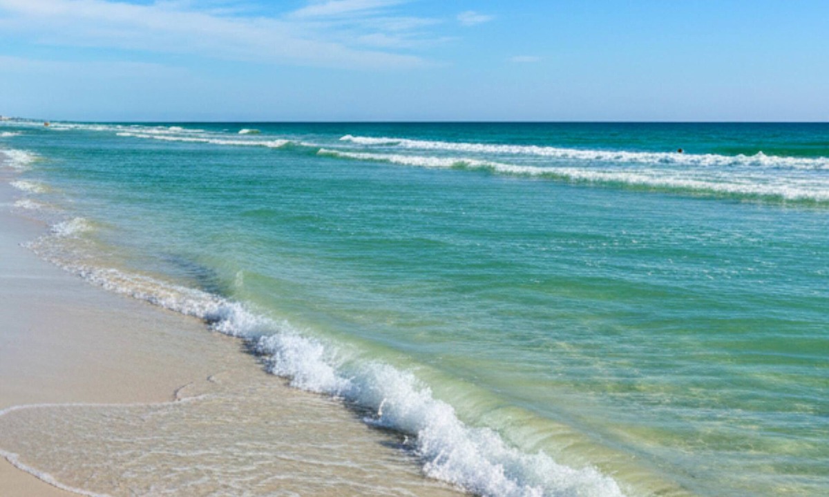 South Island Condo | Estero Beach & Tennis by Distinctive Beach Rentals