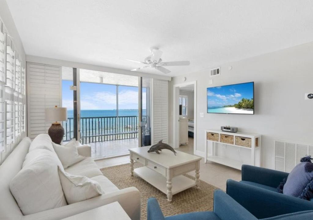 Fort Myers Beach Apartment | Estero Island Beach Villas 601