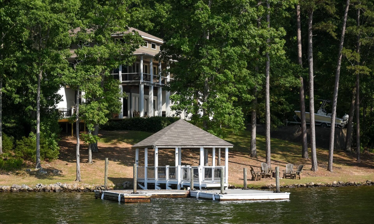 Leesville House | Everybody Loves Nobody's Business!