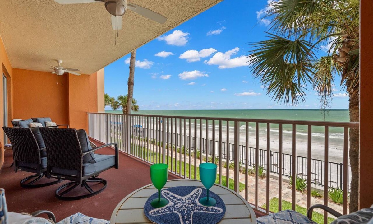 North Redington Beach Condo | Exclusive Beachfront w/Private Beach, 3 pools, Gym, Free Wi-Fi & Cable, Security ~ 244 Tides