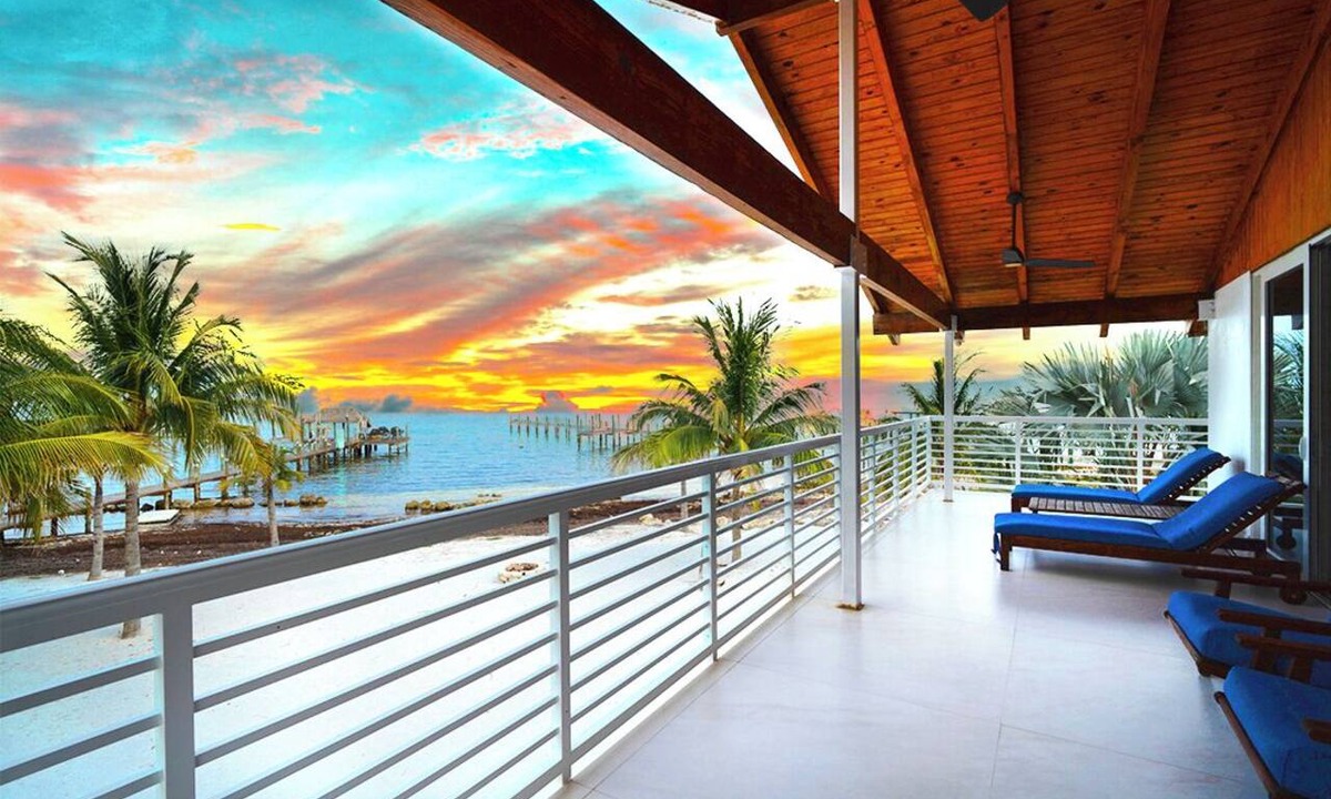Tavernier House | Exclusive Villa/Oceanfront terrace & Private Beach