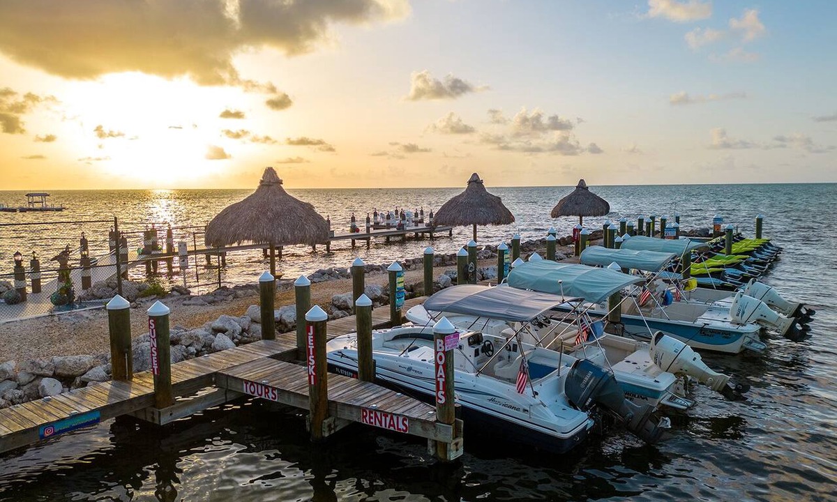Islamorada Hotel | Experience Island Life | Free Breakfast & Parking | Pool | Pets Are Welcome
