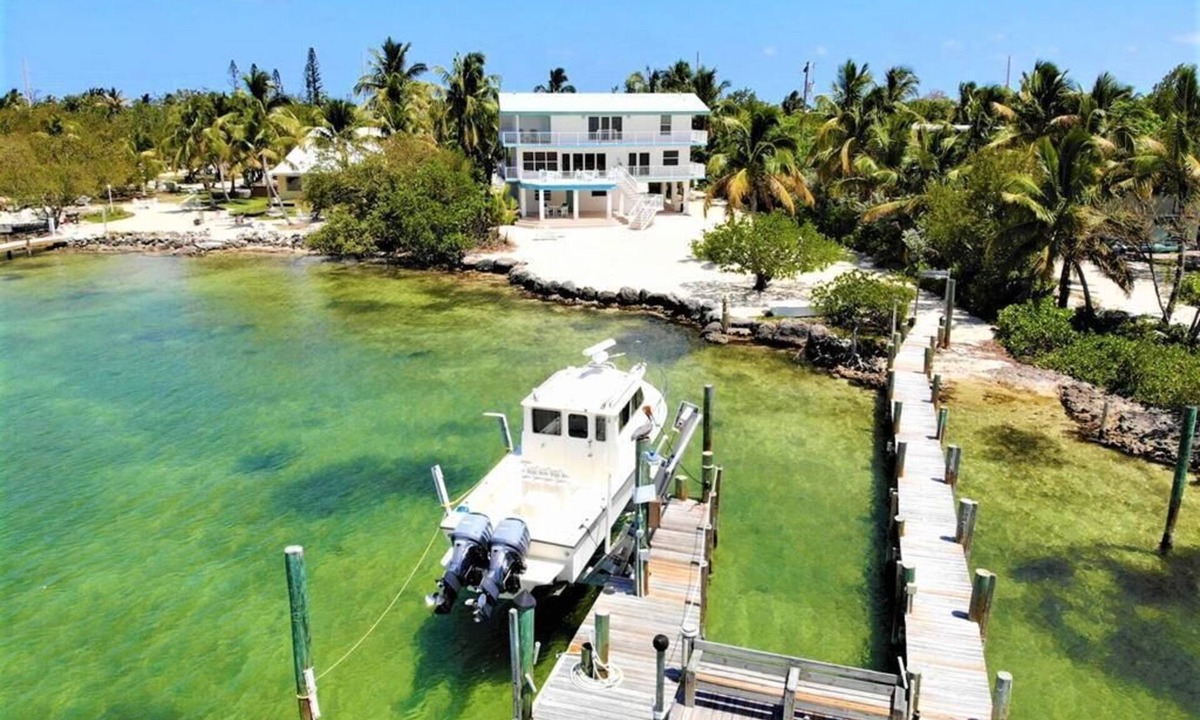 Lower Matecumbe Key House | Experience waterfront living in this spacious 4-bedroom home in Islamorada.