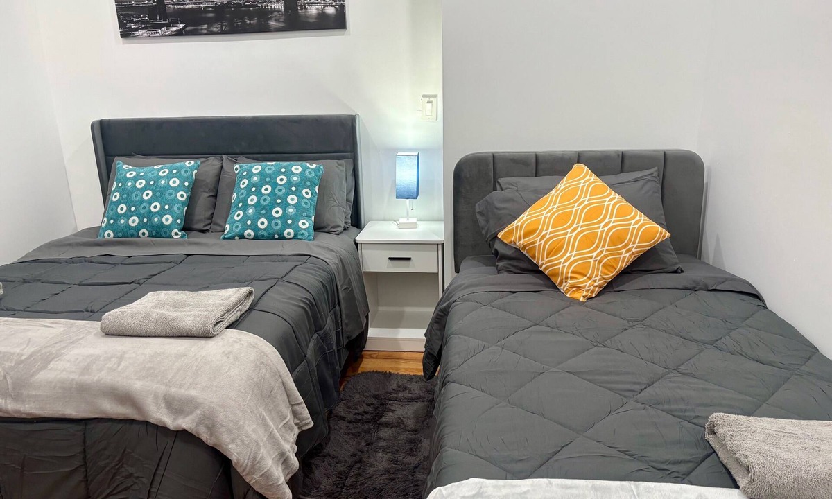 Guttenberg Apartment | Fabulous 3-bedroom apartment -Park Ave 1 - NY skylines