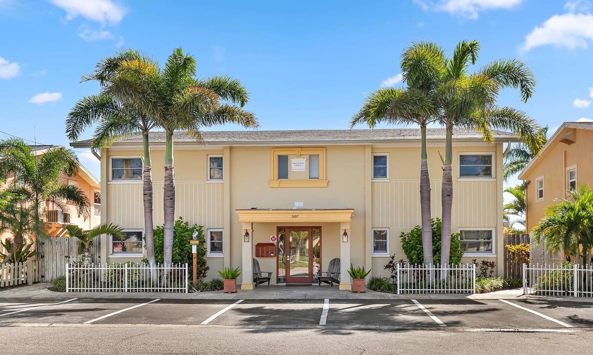 Dunedin Condo | FABULOUS DOCKSIDE VILLAS UNIT A CLOSE TO DOWNTOWN DUNEDIN AND THE BEACHES
