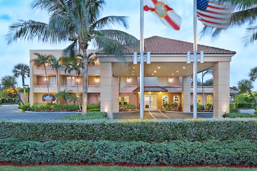 Palm Beach Hotel | Fairfield Inn And Suites By Marriott Palm Beach
