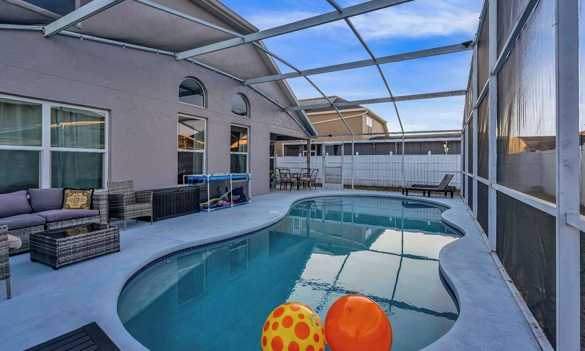 Lindfields House | Family 4BR Disney-Themed Home, Screened Pool, Game Room