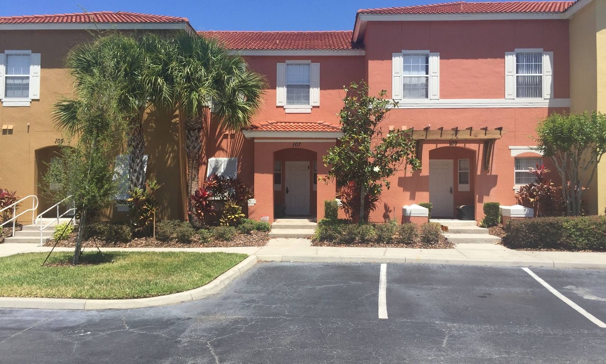 Kissimmee House | Family Vacation Resort with SPA near Orlando Parks & International Airport.