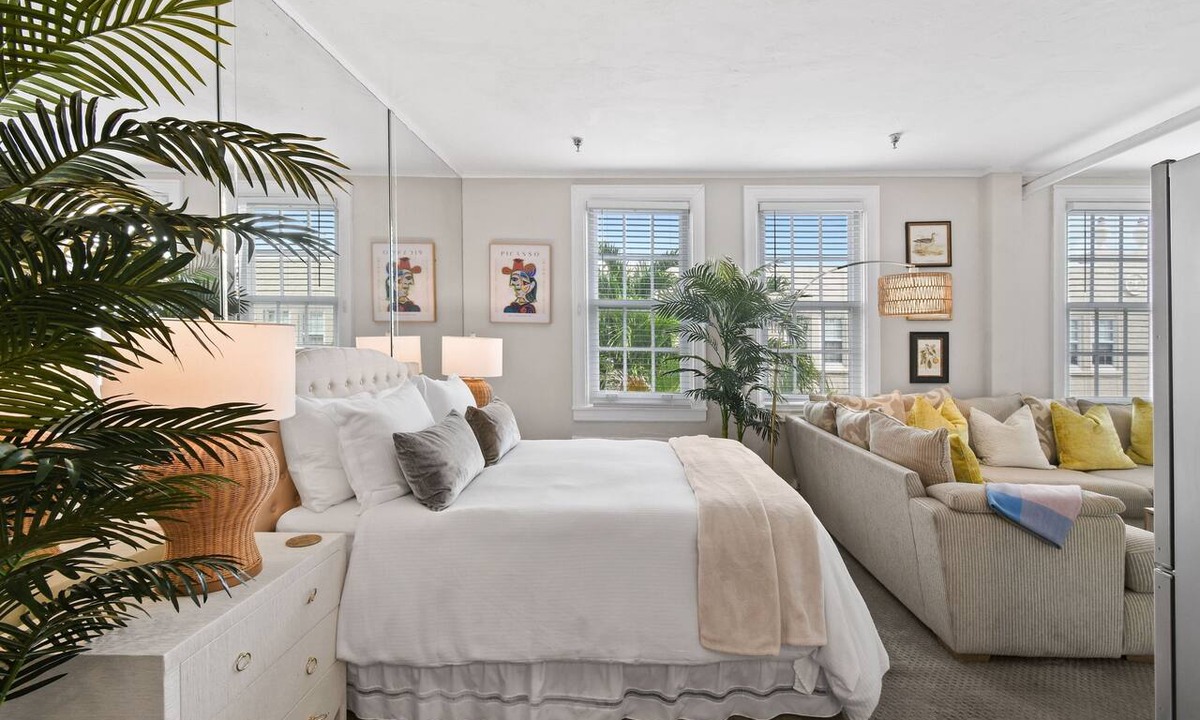 Palm Beach Condo | FIFA Pool/Beach 2 Queen bed Studio Suite CoNdo