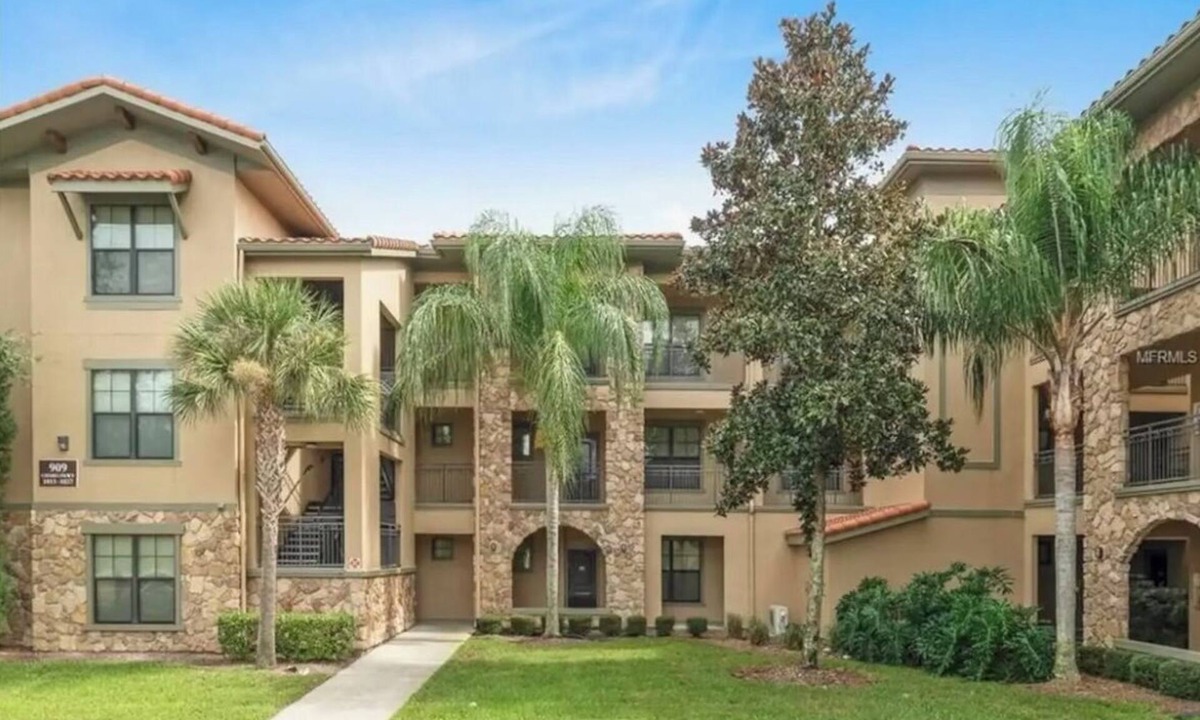 Regal Palms Condo | First Floor Bella Piazza 3-bedroom condo close to Disney