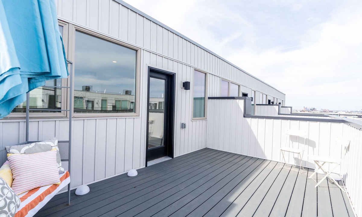 Fishtown House | Fishtown Riverside 3 Bedroom/3.5 Bath + Attached Garage Parking