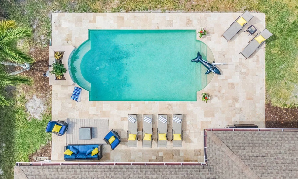 Palm River Estates House | Flaming Vine Retreat. Beach*Pool*Dine*Relax*Repeat!