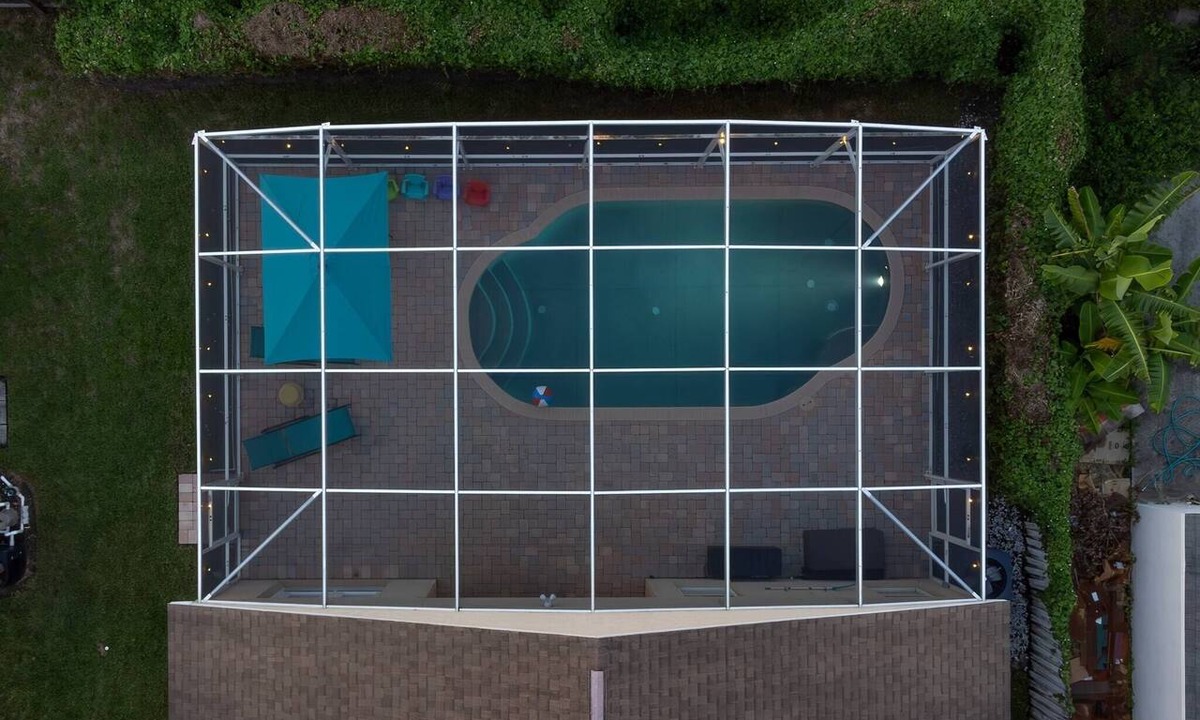 Chatham Park House | Florida Escape -Award Winning -Pet Friendly - Pool