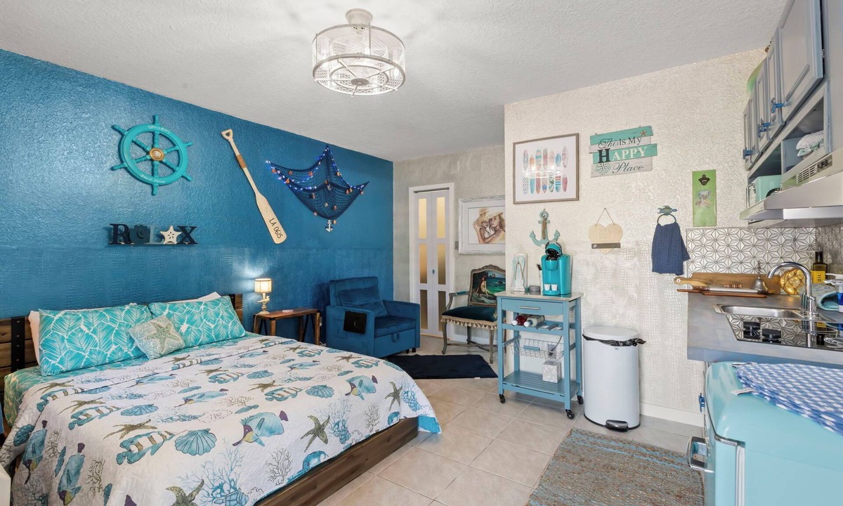 Redington Beach Condo | Florida Island Beauty @ the Beach @Heated Pool