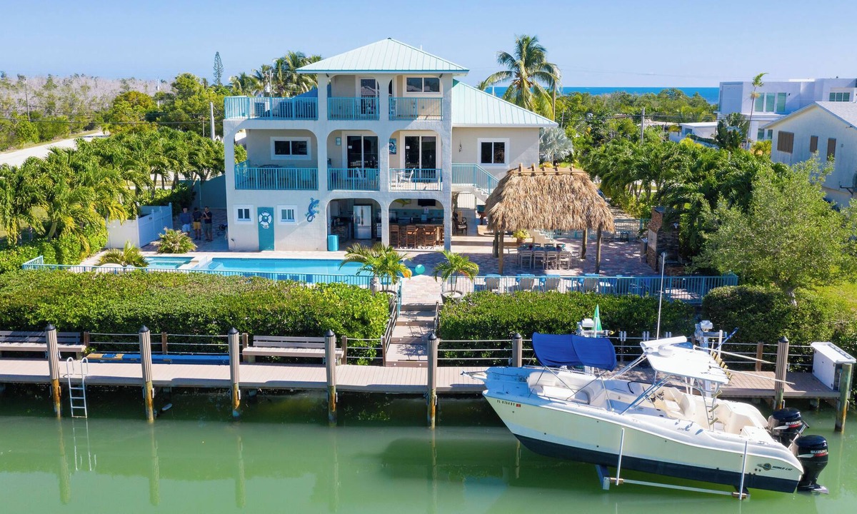 Marathon Villa | Florida Keys Villas Waterfront, Family Friendly, Sombrero Beach, Dock, Pool, Spa