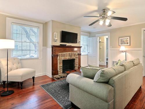 Savannah Victorian District House | Forsyth Park Avenue Haven