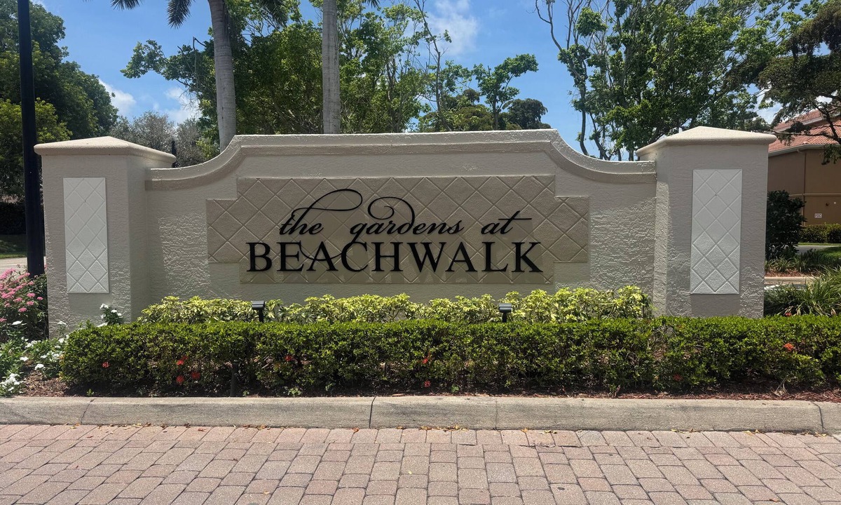 Iona Condo | Fort Myers Lakeside Retreat | Pool, Hot Tub & Beaches