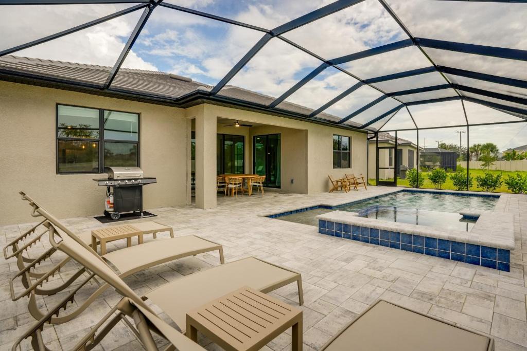 Gateway House | Fort Myers Oasis w/Private Pool & Hot Tub!