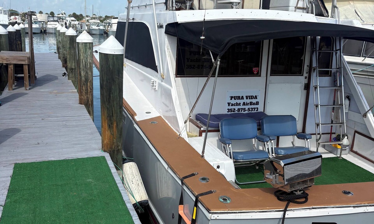 Fort Pierce Boat Rental | Fort Pierce Yacht sleeping 2 bed 2 bath