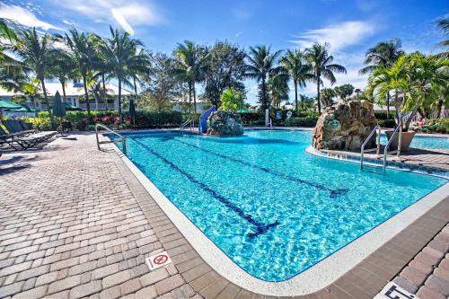 Naples House | Free Golf Until Oct! Naples Condo w/Resort Pool