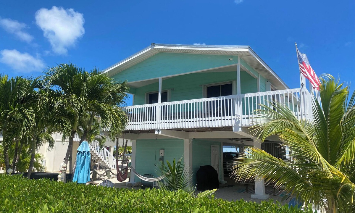 Marathon House | Free Kayaks, Bikes, & Boat Dockage! Waterfront Home by
