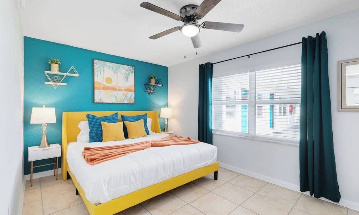 Indian Harbour Beach Apartment | FREE LCO @ 6 p.m. in July - Pool, gym, games!