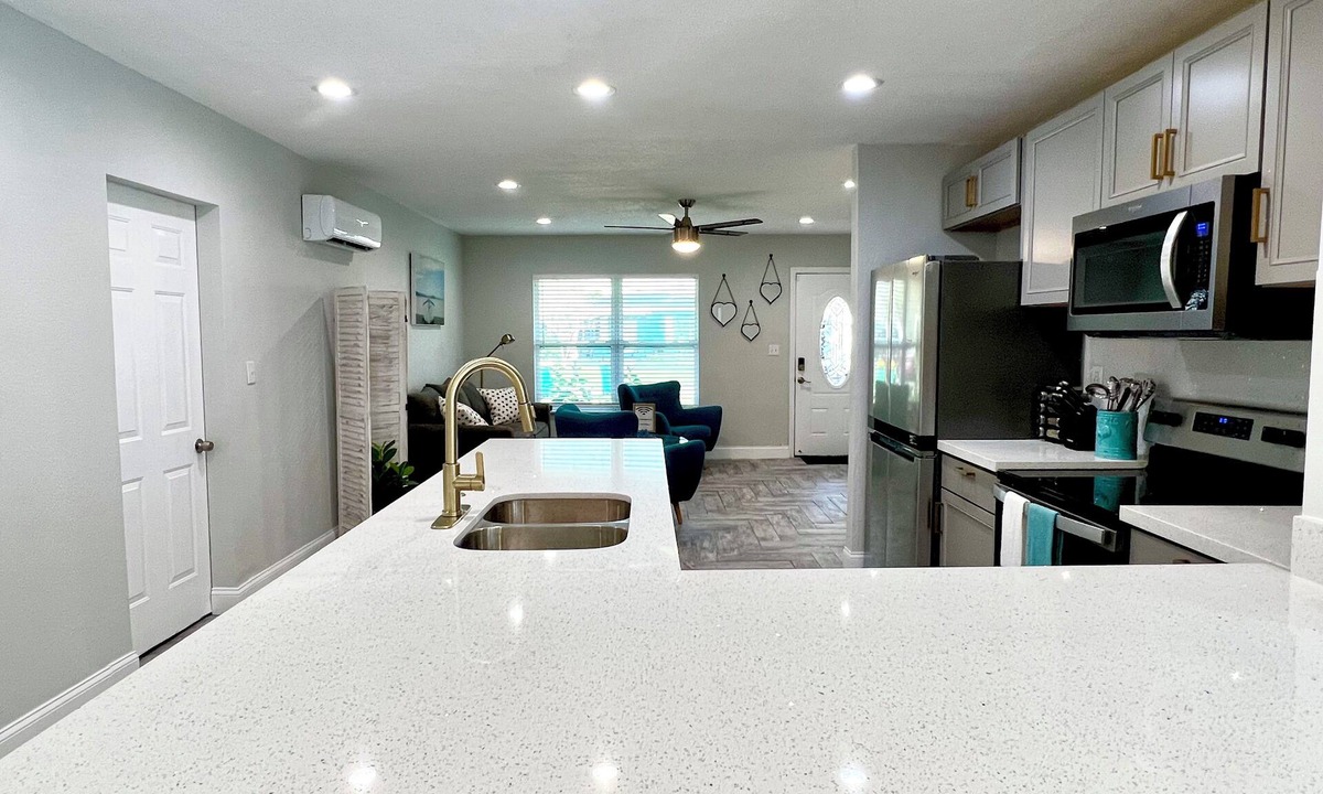 Melbourne House | Fun & Relax Home-Melbourne 6 Bed/2Bath 10 Sleeps