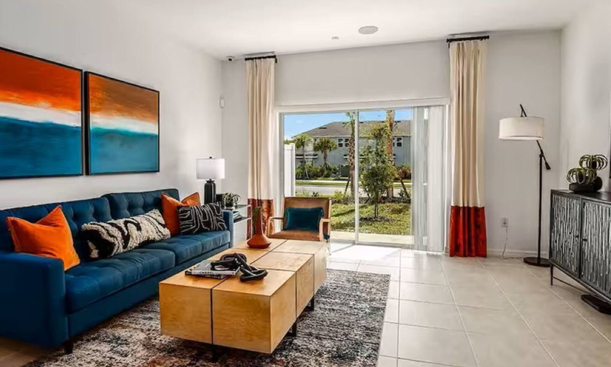 Sarasota House | Furnished Model Home – Skye Ranch