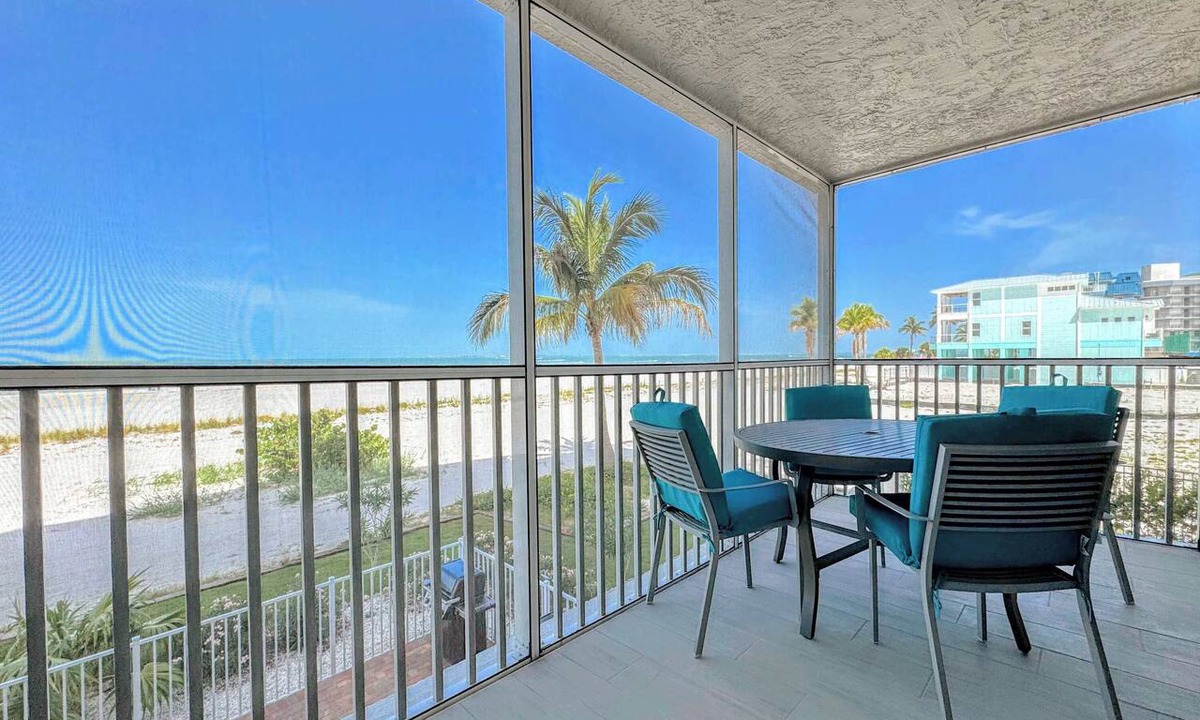 Fort Myers Beach Condo | Gateway Villas #199 Lovely Beachfront Condo