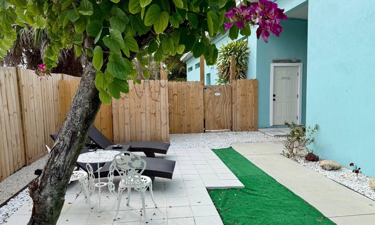 Vamo House | Getaway Catfish Creek and Private Room Near Beaches