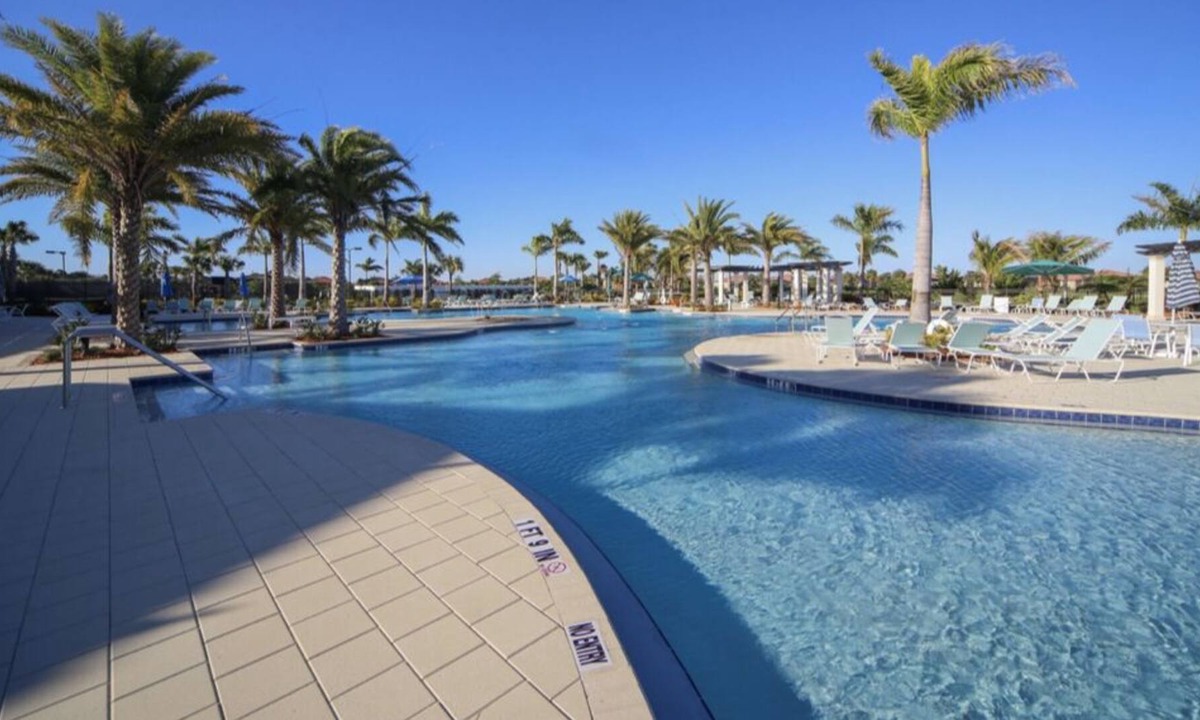 Venice Villa | Giddy Up Golf Get Away: Lakefront Golfing 3 BR Villa in Sarasota National