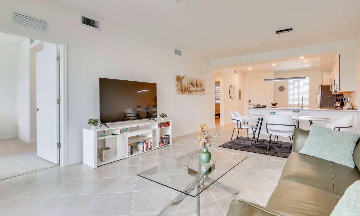 Lehigh Acres Condo | Golf + Poolside Fun! Extended Base in Ibis Landing