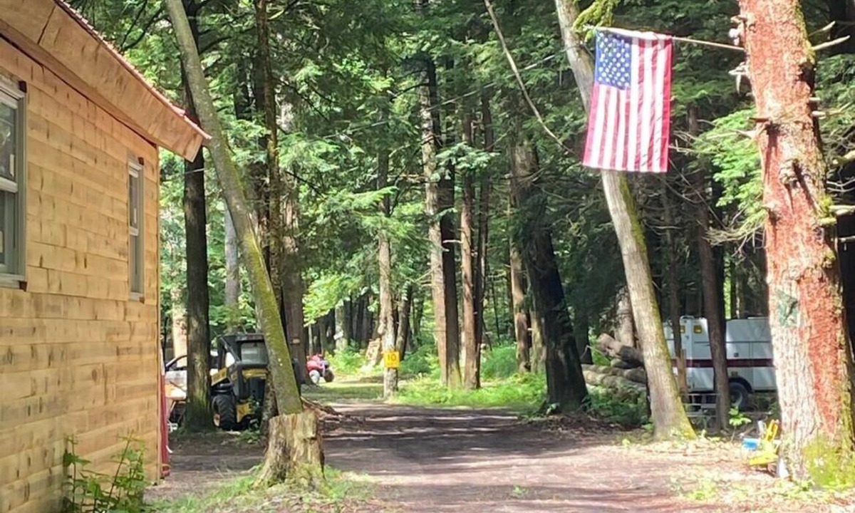 Durhamville Cabin | Gorgeous 2-bedroom cabin in charming Camden for a relaxing getaway on fish creek