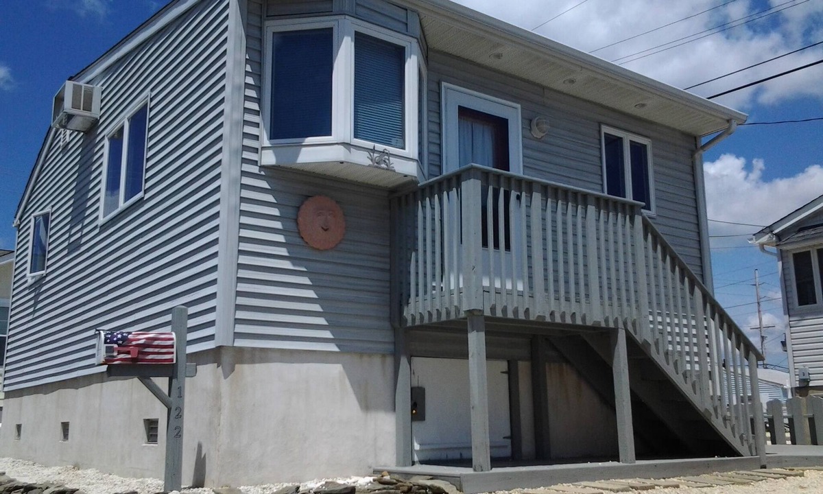 Dover Beaches North House | Gorgeous Beach Home. 1 Block to Ocean & Bay… Family Fun and Memories!